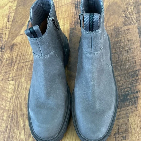 The Henry Lugsole Boot In Nubuck - Picture 7 of 12